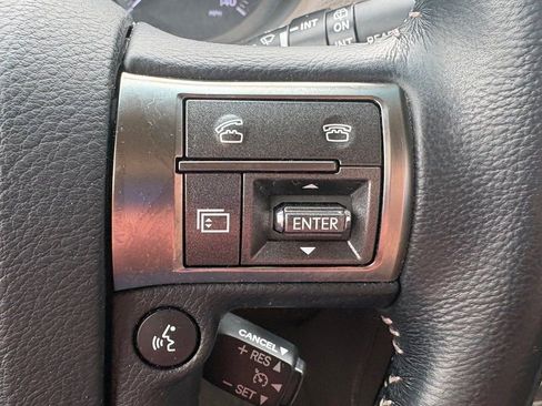 Used 2019 Lexus GX 460 image 9