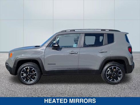 Used 2023 Jeep Renegade Latitude image 2