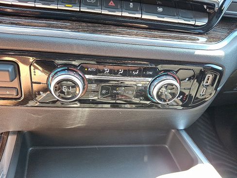 Used 2024 GMC Sierra 1500 Elevation image 15