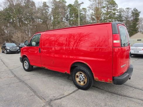 Used 2009 GMC Savana 3500 Work Van w/ Power Package image 3