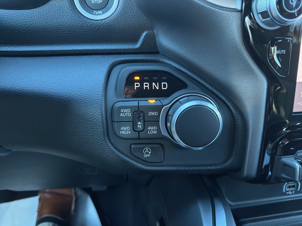 New 2026 RAM 1500 Big Horn AWD/4WD image 16