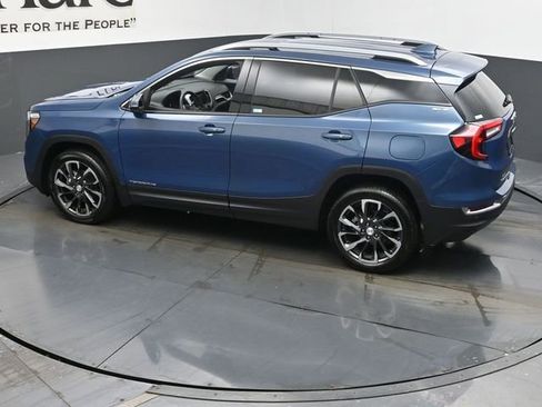 Used 2024 GMC Terrain SLT w/ Infotainment Package II image 41