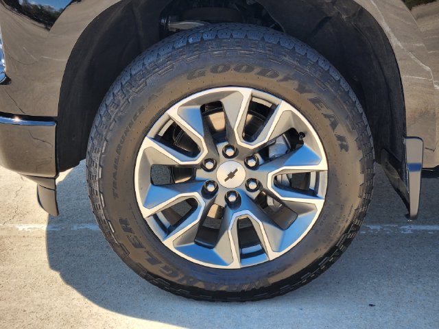 Used 2025 Chevrolet Silverado 1500 RST AWD/4WD image 10