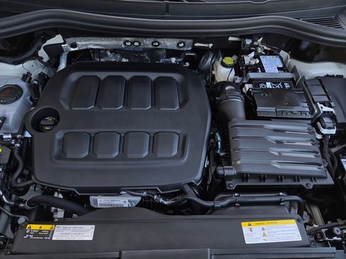 Used 2026 Volkswagen Tiguan SEL R-Line AWD/4WD image 33