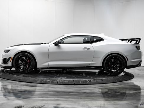 Used 2022 Chevrolet Camaro ZL1 image 6