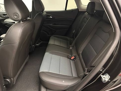 New 2026 Chevrolet Trax LT w/ LT Convenience Package FWD image 18
