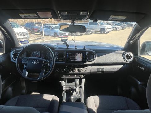 Used 2016 Toyota Tacoma TRD Off-Road image 19