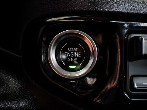 Used 2025 GMC Sierra 1500 SLT AWD/4WD image 19