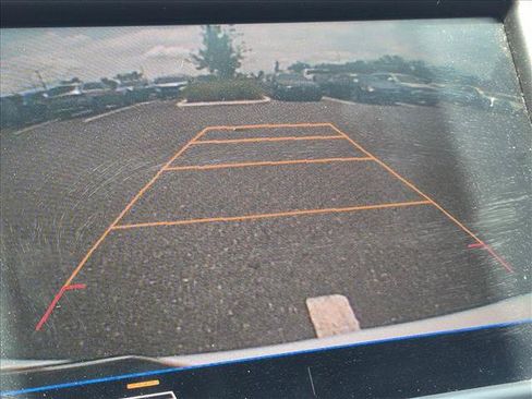 Used 2021 Chevrolet Equinox LS FWD image 12