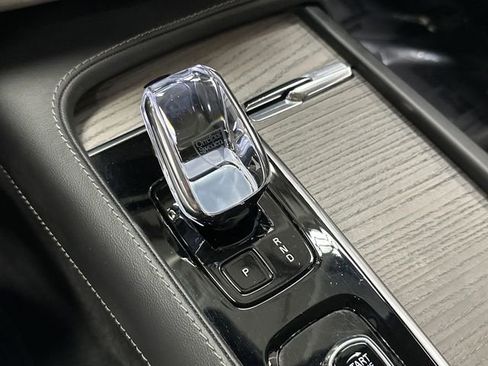 Used 2024 Volvo XC90 B6 Ultimate w/ Lounge Package image 23