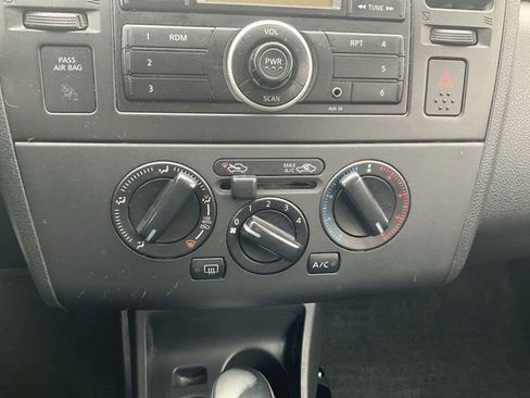 Used 2010 Nissan Versa 1.8 S image 14