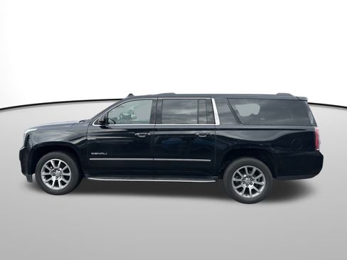 Used 2020 GMC Yukon XL Denali image 2