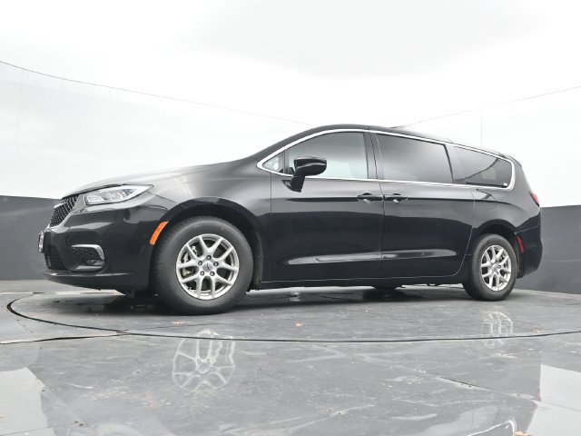 Used 2025 Chrysler Pacifica Select FWD image 51