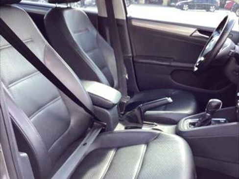 Used 2015 Volkswagen Jetta SE FWD image 20