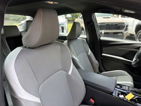 Certified 2025 Toyota Camry SE FWD image 17
