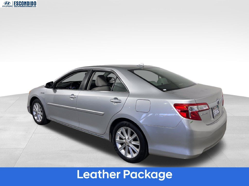 Used 2013 Toyota Camry XLE w/ Leather Pkg FWD image 3