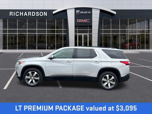 Used 2021 Chevrolet Traverse LT w/ LT Premium Package AWD/4WD image 2