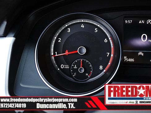 Used 2021 Volkswagen Atlas Cross Sport SE w/ Panoramic Sunroof Package FWD image 28
