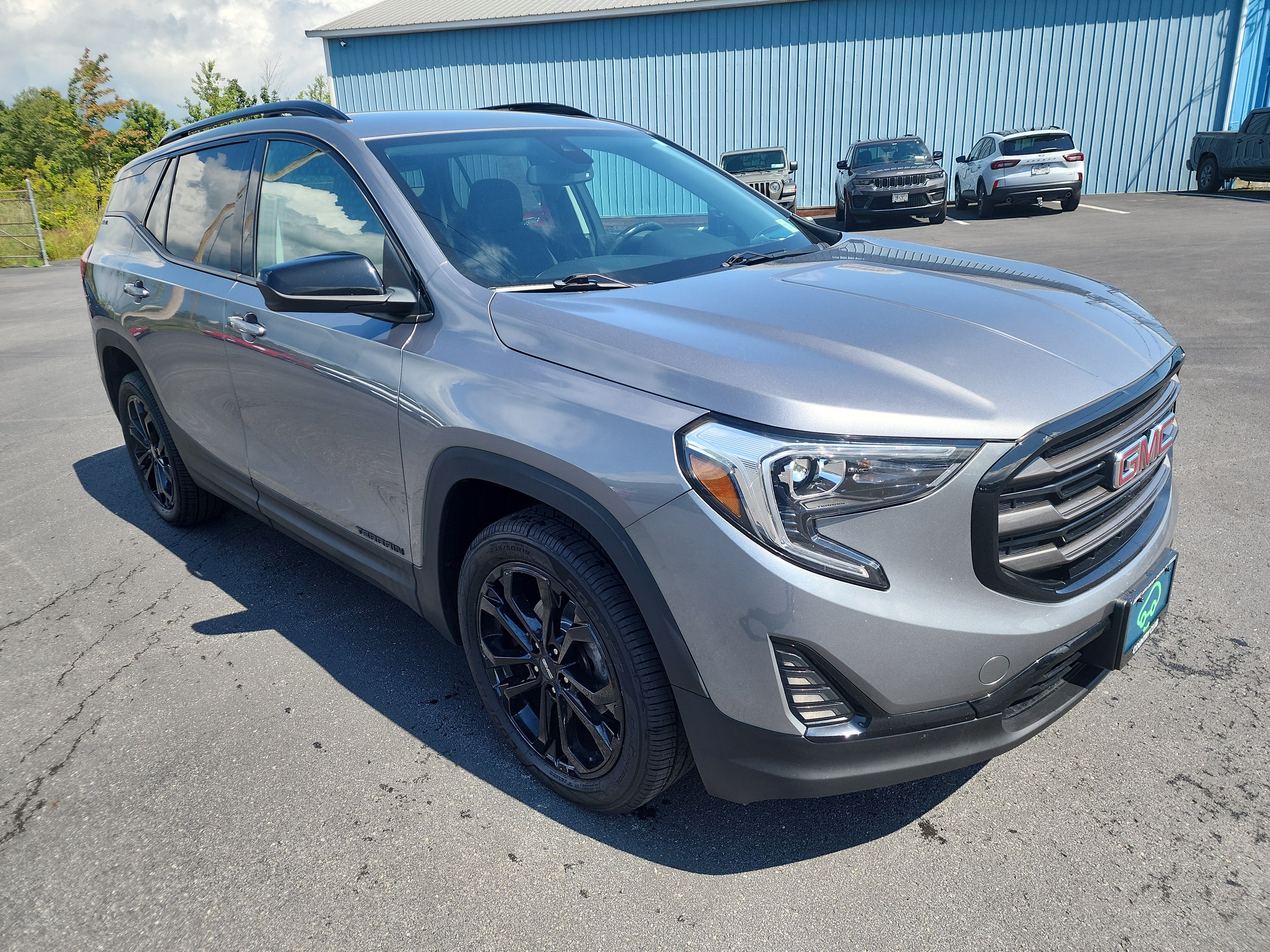Certified 2021 GMC Terrain SLE w/ Driver Convenience Package AWD/4WD image 2