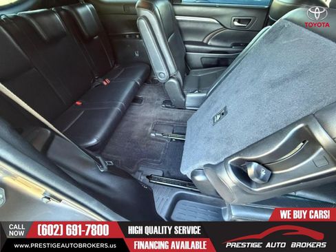 Used 2017 Toyota Highlander Limited Platinum image 40