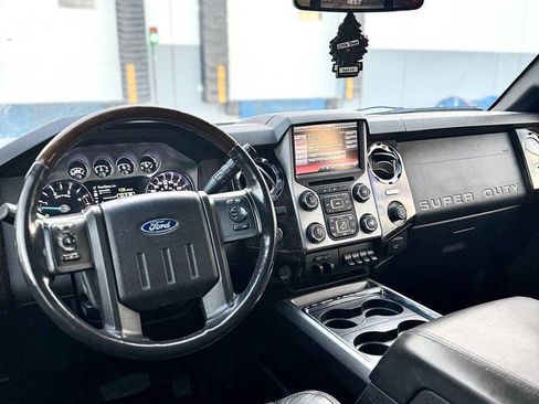 Used 2016 Ford F250 Platinum w/ Platinum Package AWD/4WD image 33