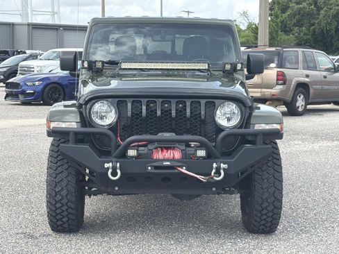 Used 2022 Jeep Gladiator Sport AWD/4WD image 2