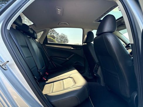 Used 2021 Volkswagen Passat 2.0T SE image 30