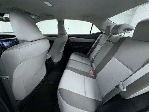 Used 2017 Toyota Corolla LE image 4