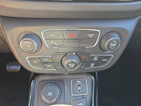 Used 2019 Jeep Compass Limited w/ Safety & Security Group AWD/4WD image 20