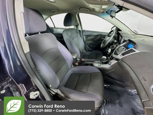 Used 2014 Chevrolet Cruze LT image 24