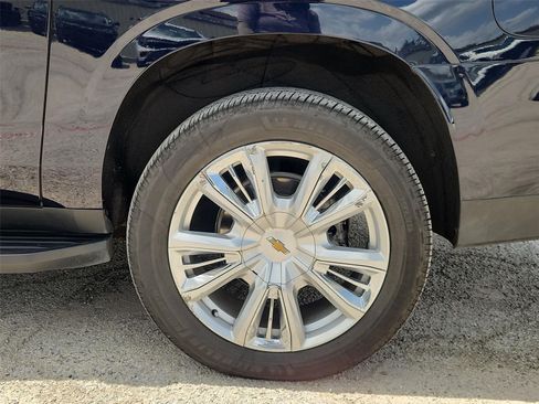 Used 2023 Chevrolet Suburban High Country AWD/4WD image 34