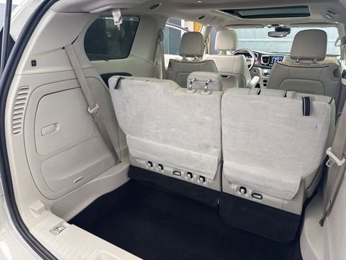 Used 2020 Chrysler Pacifica Limited w/ Advanced Safetytec Group image 46