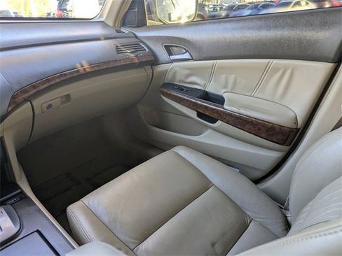 Used 2009 Honda Accord EX-L image 17