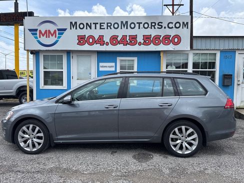 Used 2016 Volkswagen Golf SportWagen FWD image 1