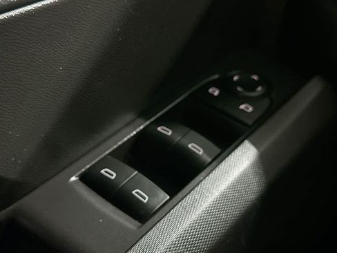 Used 2023 Chevrolet Colorado W/T RWD image 17