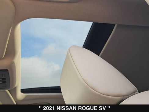 Used 2021 Nissan Rogue SV w/ Premium Package FWD image 39