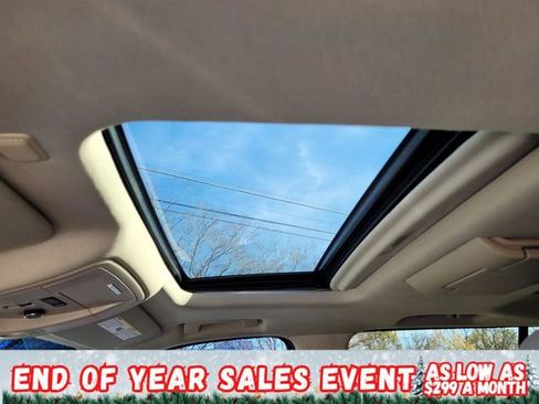 Used 2016 GMC Yukon XL SLT w/ Open Road Package image 18