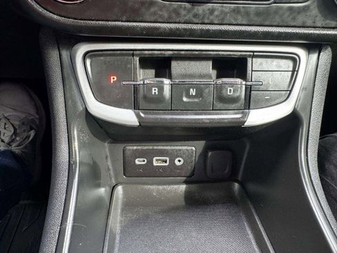 Used 2022 GMC Terrain SLE w/ Driver Convenience Package image 33