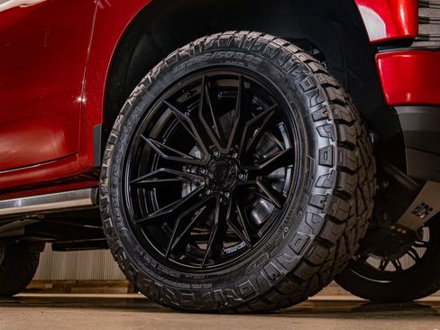 Used 2022 Chevrolet Silverado 1500 High Country image 12