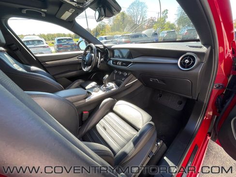 Used 2022 Alfa Romeo Stelvio Veloce image 25