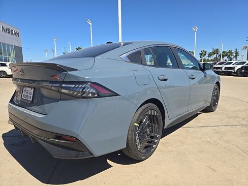 New 2026 Nissan Sentra SR w/ Floor Mat Package image 12