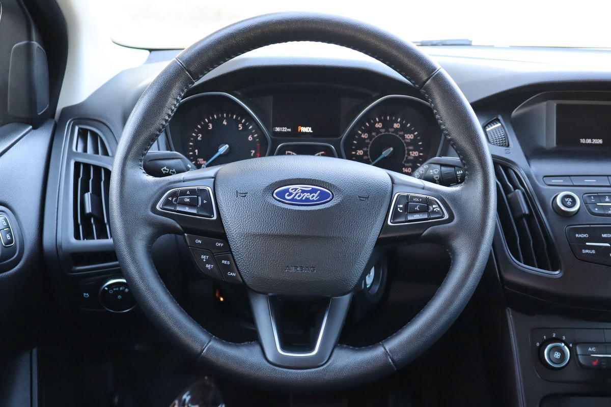 Used 2018 Ford Focus SE w/ Cold Weather Package FWD image 18