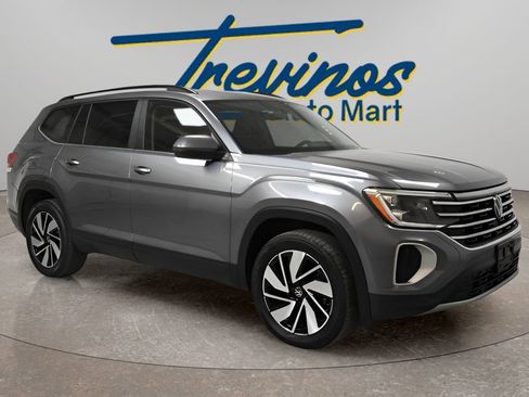 Used 2025 Volkswagen Atlas SE image 1