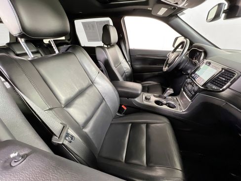 Used 2022 Jeep Grand Cherokee Limited image 24