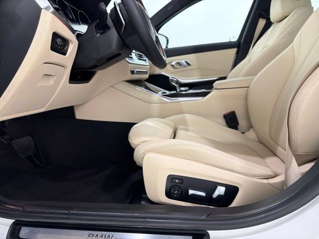 Used 2020 BMW 330i xDrive Sedan w/ Convenience Package AWD/4WD image 14