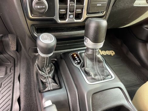 Used 2022 Jeep Wrangler Unlimited Sahara w/ LED Lighting Group image 15