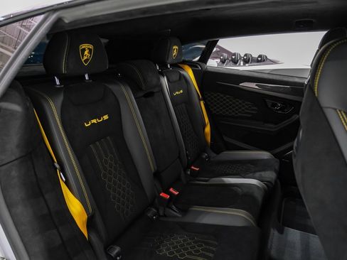 Used 2024 Lamborghini Urus Performante image 43