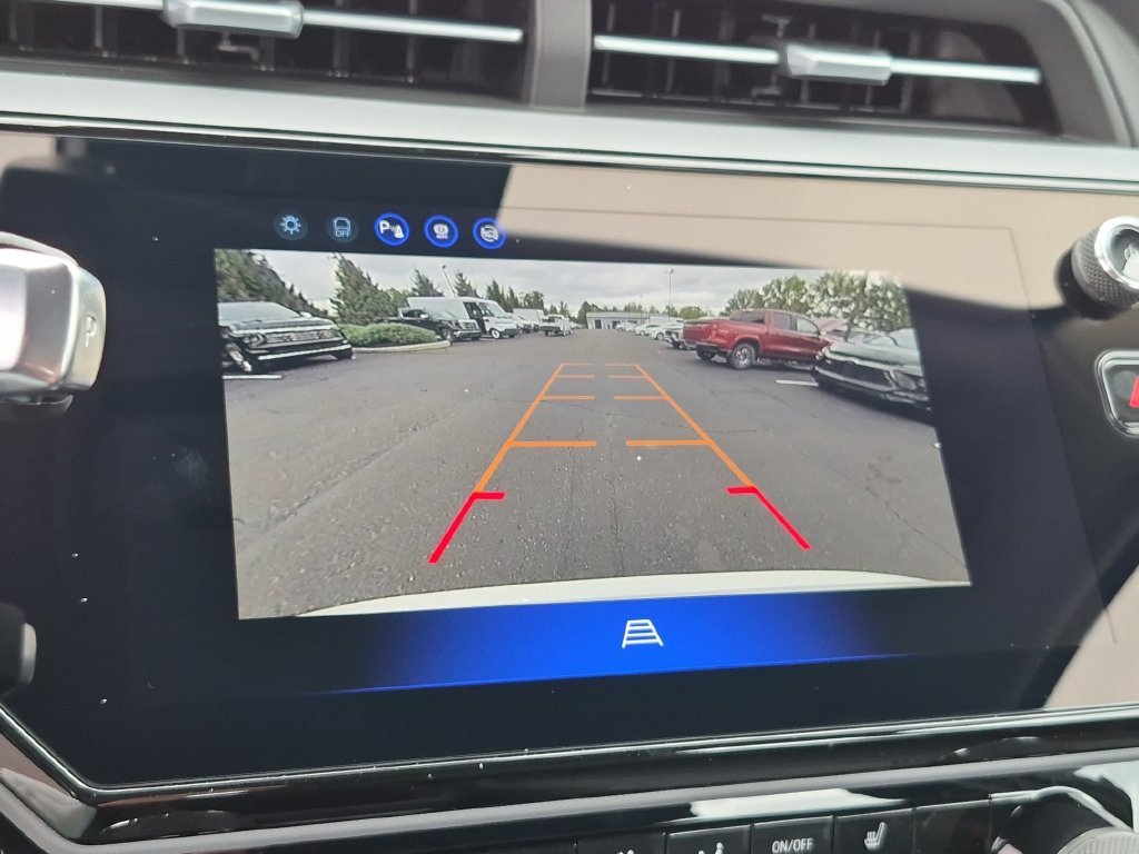 New 2027 Chevrolet Bolt LT w/ Comfort Package FWD image 19
