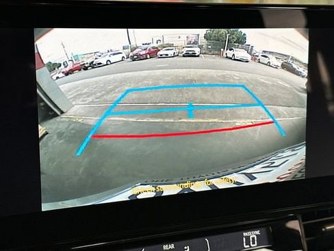 Used 2026 Toyota Sienna XLE FWD image 25