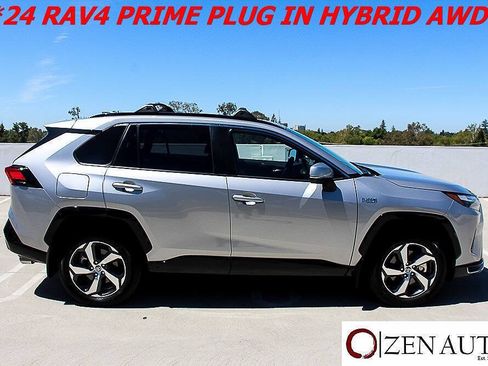 Used 2024 Toyota RAV4 SE w/ Weather & Moonroof Package AWD/4WD image 5
